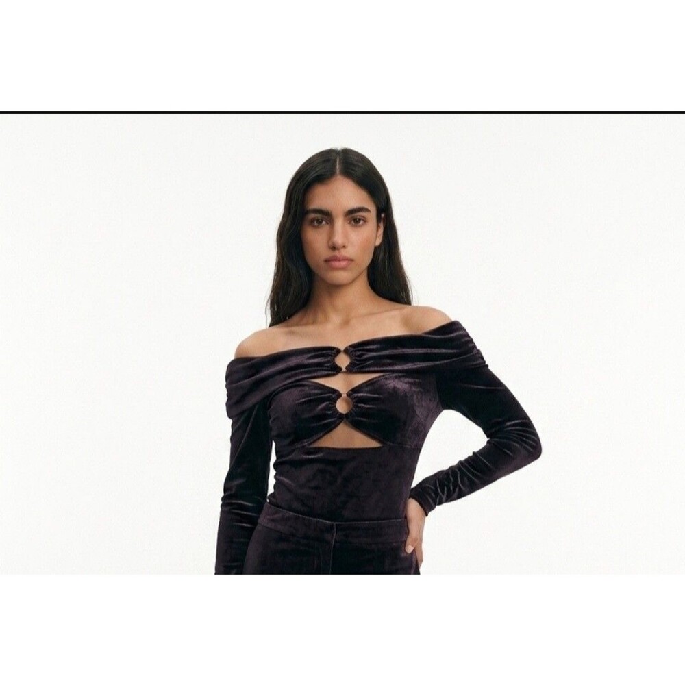 Glamorous Women's Black Velvet Body Suit NWT Xtra Small Revolve Off Shoulder